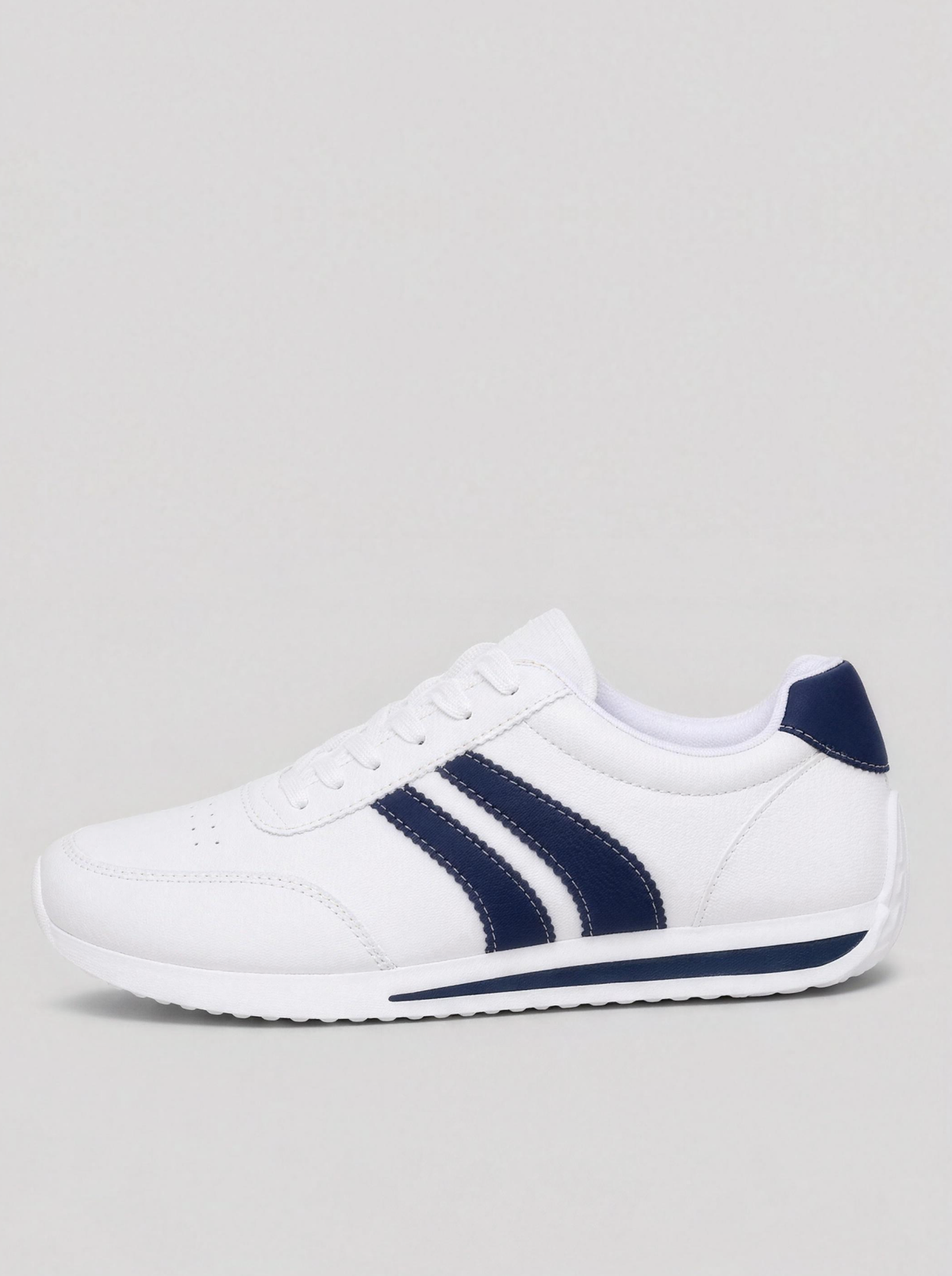 Courtline Low Sneakers