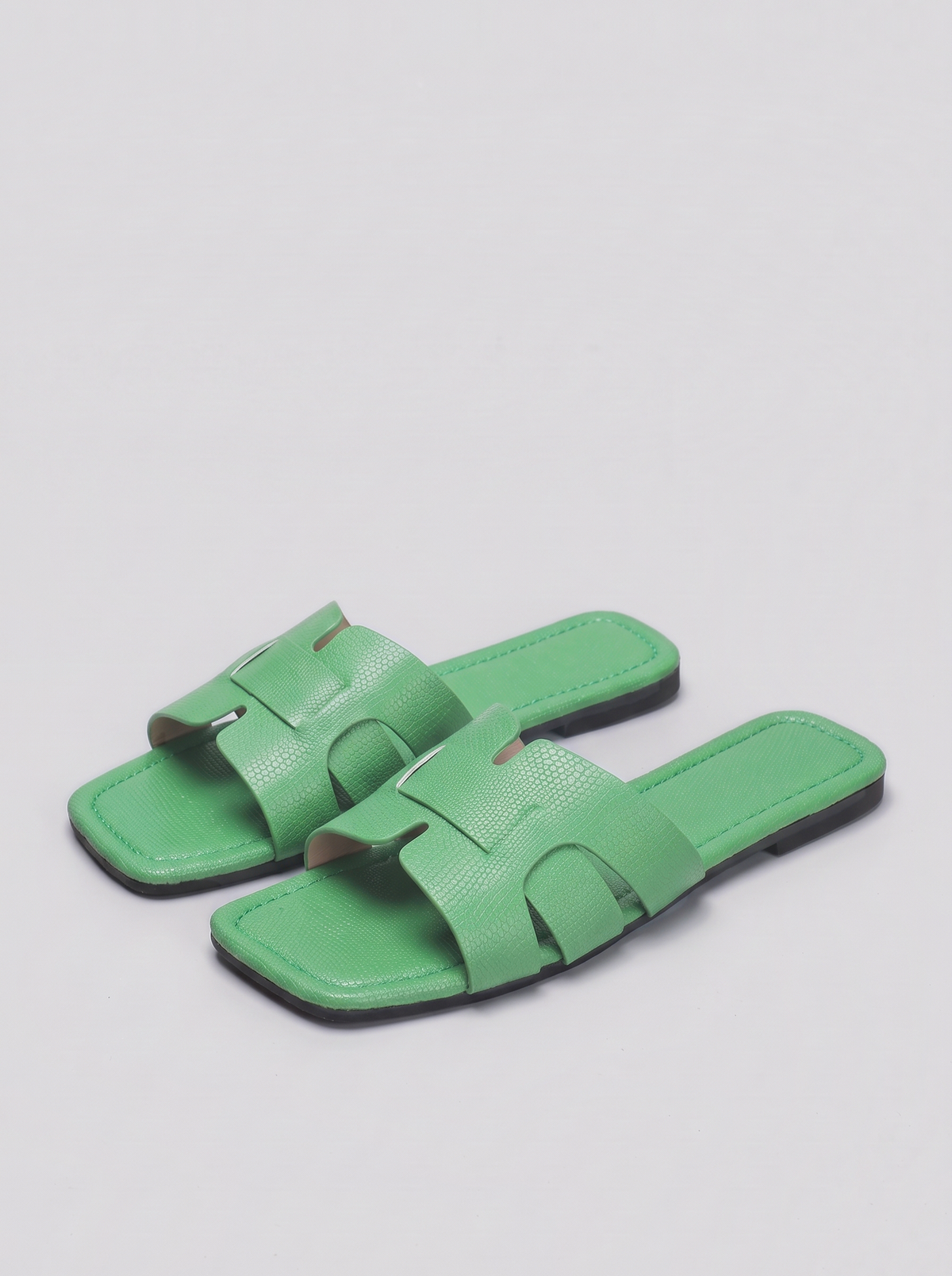 Margot Cut-Out Slides